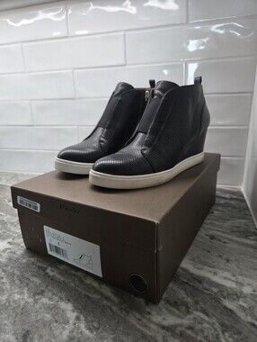 Linea Paolo Felicia Wedge Sneaker Black Perforated Sz 8